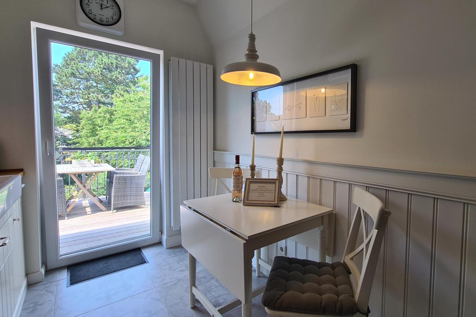 Apartment 18 *